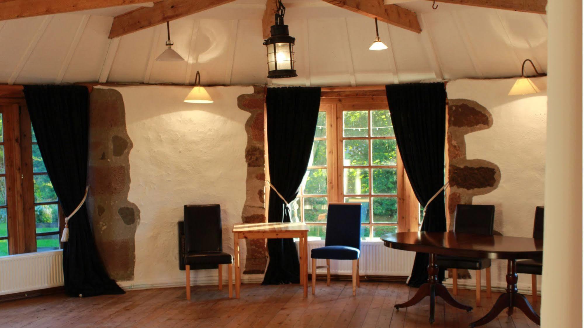 Lodge At Lochside Bridgend of Lintrathen Εξωτερικό φωτογραφία